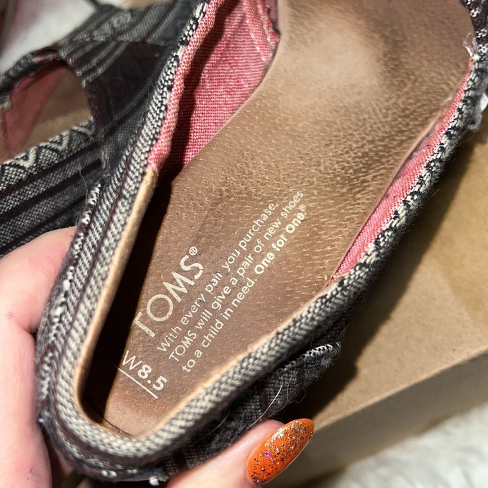 Toms Open Peep Toe Fabric Slip On Pump Wedge Women’s 8.5 Geometric Brown 380813 - Picture 4 of 6